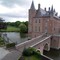 Het imposante Kasteel Heeswijk aan de rivier de Aa.